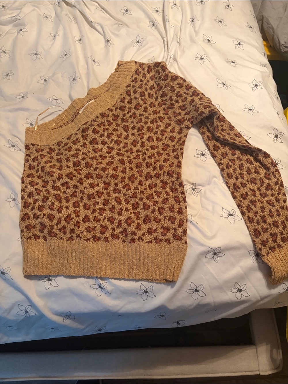 Easel Women’s Leopard Print Crop Sweater - Tan/Brown